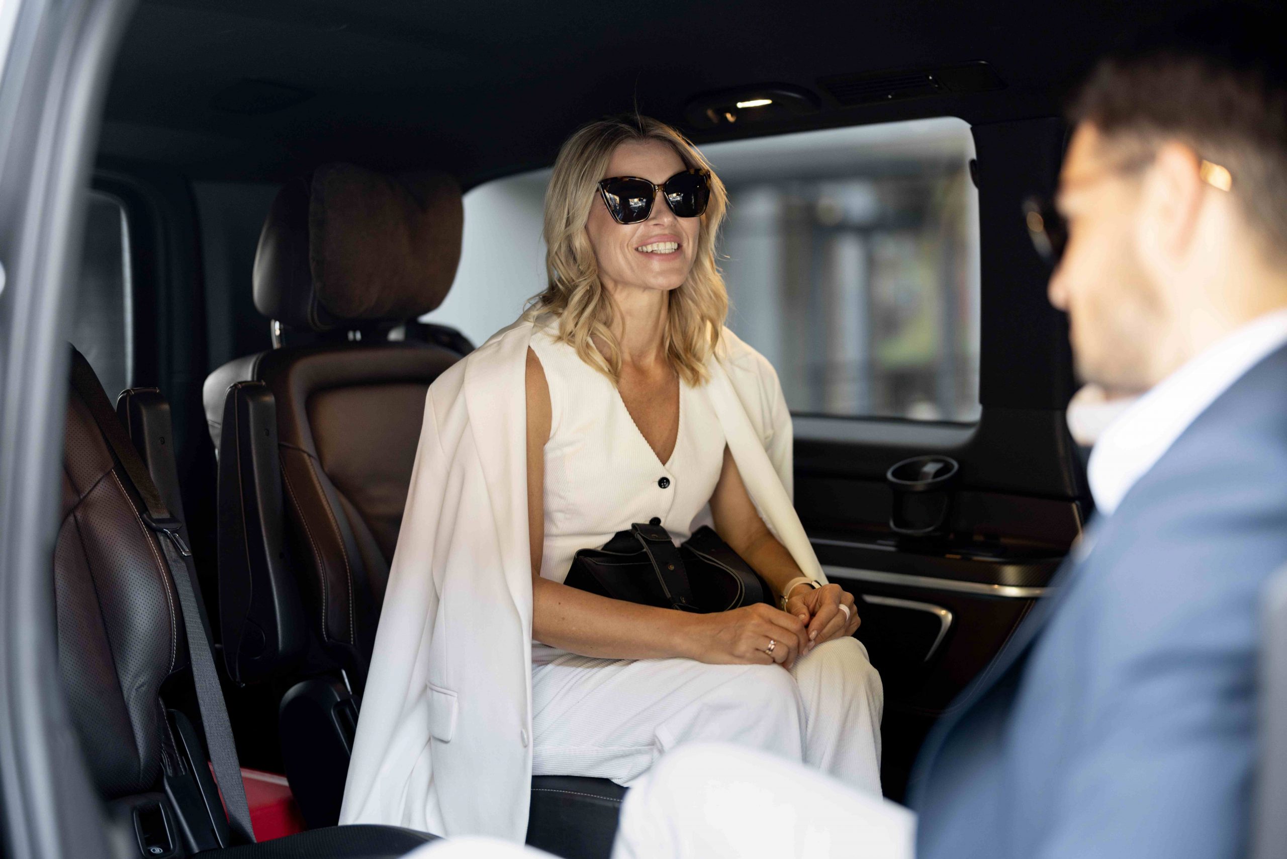 Luxury Transportation Service Austin | Stress-Free AUS